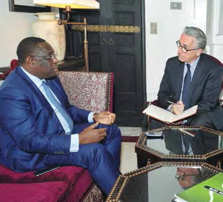 Interview de nuit mais en pleine lumière. Le Président Macky Sall face à Vincent Hervouët.