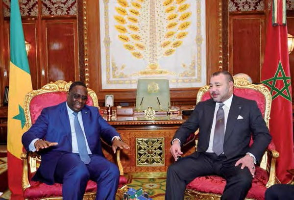 Macky Sall avec le Roi Mohammed VI dans son palais royal à Rabat .