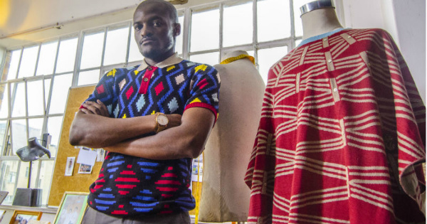 le créateur de mode sud-africain Laduma Ngxokolo. Crédit: DR