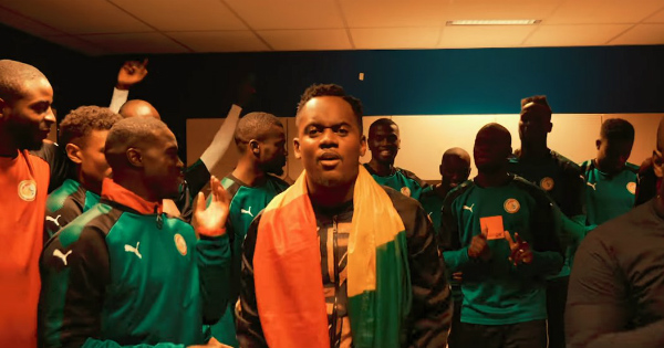 Black M dans \"Gainde\" (les Lions)avec Youssou Ndour. Crédit: DR