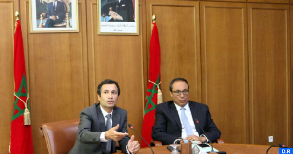 Mohamed Benchaaboun et Abdelkader Amara. Crédit: MAP