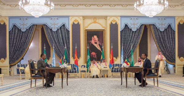 Le président érythréen Issaias Afeworki et le Premier ministre éthiopien Abiy Ahmed lors d cela signature de l\'accord de paix. Crédit: DR