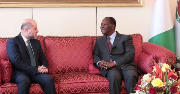 Le président ivoirien Alassane Dramane Ouattara et l\'Envoyé Spécial du président palestinien Mahmoud Abbas. Crédit: DR
