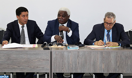 Lancement du forum des Régions, en présence du Président de la région Fès-Meknès, M. Mohand Lanser, et le Secrétaire Général des Cités et gouvernements locaux unis d\'Afrique (CGLU Afrique), M. Jean Pierre Elong Mbassi, 
