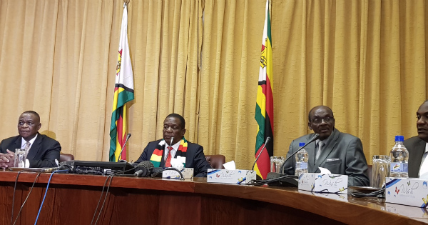 Le président zimbabwéen Emmerson Mnangagwa, lors de l\'annonce de la découverte de gaz et de pétrole. crédit: DR