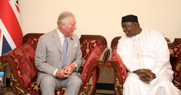 Le prince Charles et le président gambien Adama Barrow, à Banjul. Crédit: DR