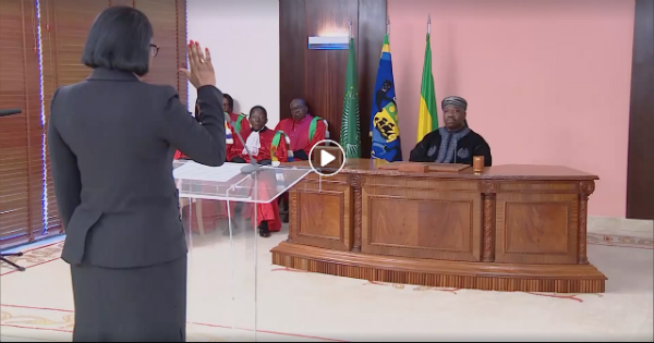 Capture: prestation de la ministre gabonaise de la Défense devant le président Ali Bongo au Maroc.
