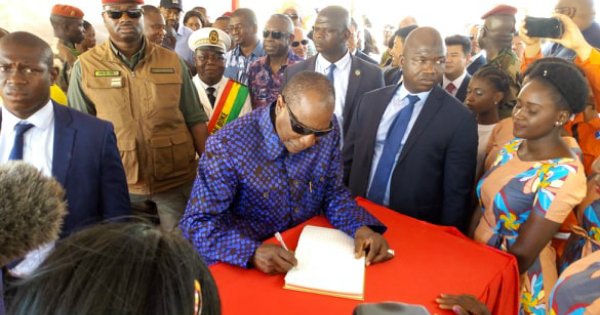Le président Alpha Condé lors du lancement de a construction du chemin de fer. Crédit: DR