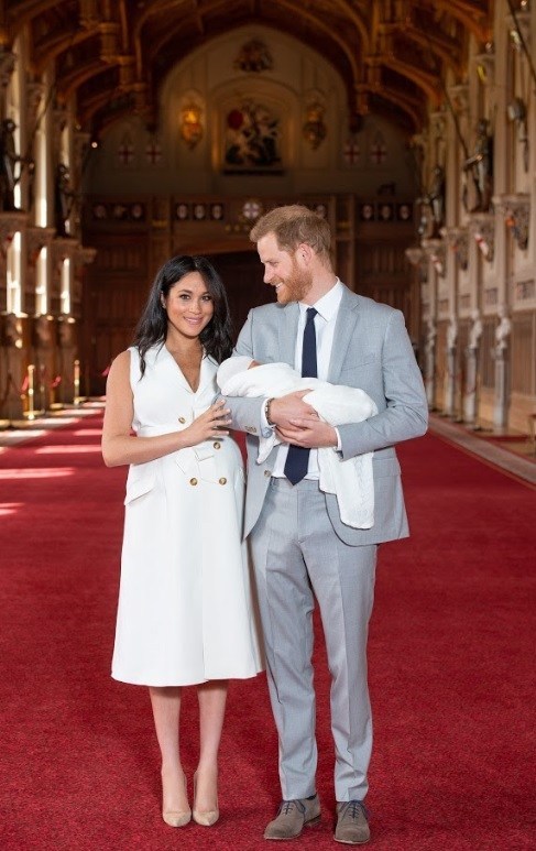 Harry et Meghan et leur enfant. Crédit: DR