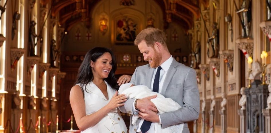 Harry et Meghan et leur enfant. Crédit: DR