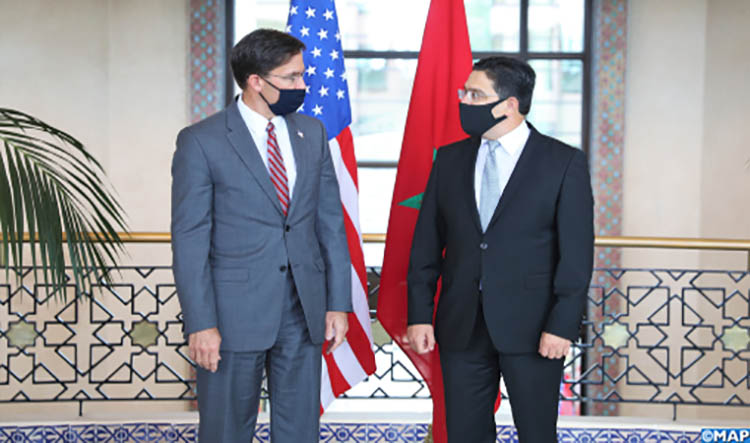 Le ministre des Affaires étrangères, de la Coopération africaine et des Marocains résidant à l’étranger, Nasser Bourita recevant le chef du Pentagone, Mark Esper