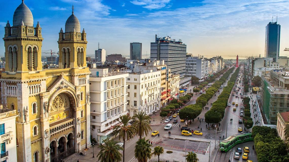 Tunis, Tunisien