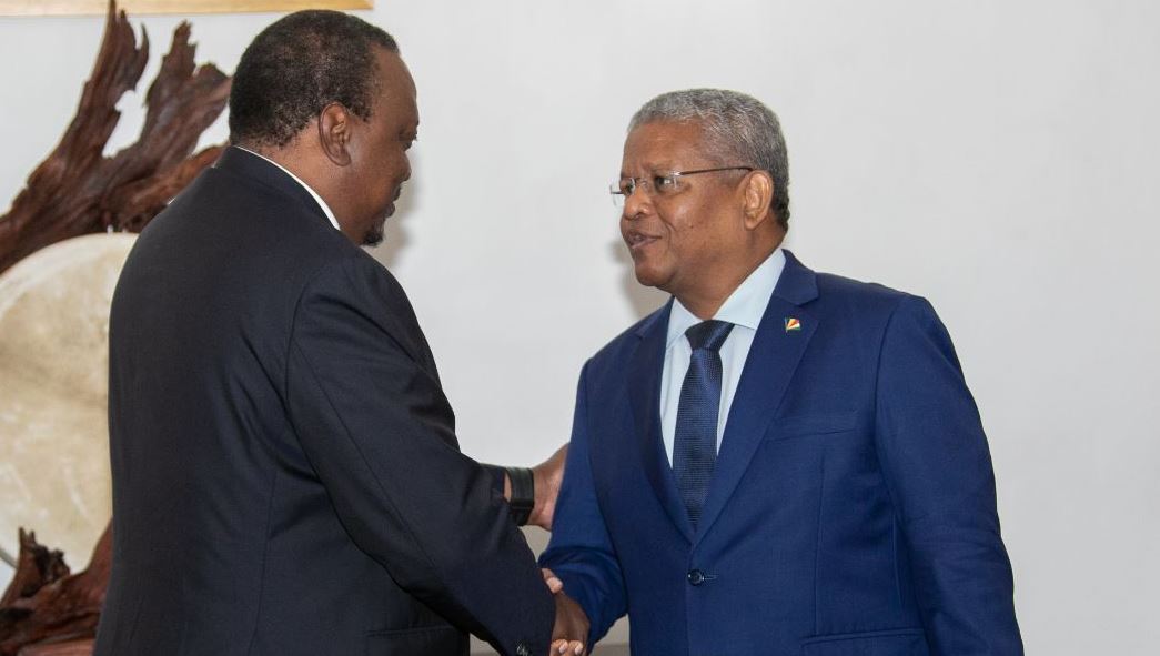 Le président Wavel Ramkalawan et son homologue kényan Uhuru KenyattanCredit Dr 