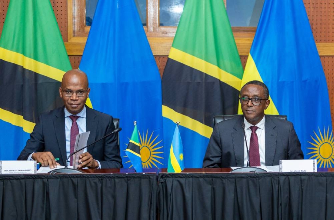 Vincent Biruta et January Yusuf Makamba