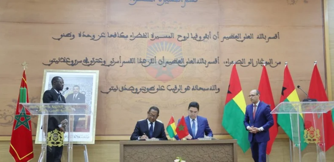 Le ministre des Affaires étrangères, de la Coopération africaine et des Marocains résidant à l’étranger, Nasser Bourita, et le ministre bissau-guinéen des Affaires étrangères, de la Coopération internationale et des Communautés, Carlos Pinto Pereira.
