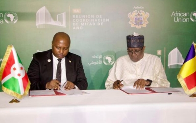 Abderaman Koulamallah, le ministre d’État des Affaires étrangères, de l’Intégration africaine, de la Coopération internationale et des Tchadiens de l’étranger, porte-parole du Gouvernement, et Albert Shingiro, le ministre burundais des Affaires étrangères et de la Coopération au développement
