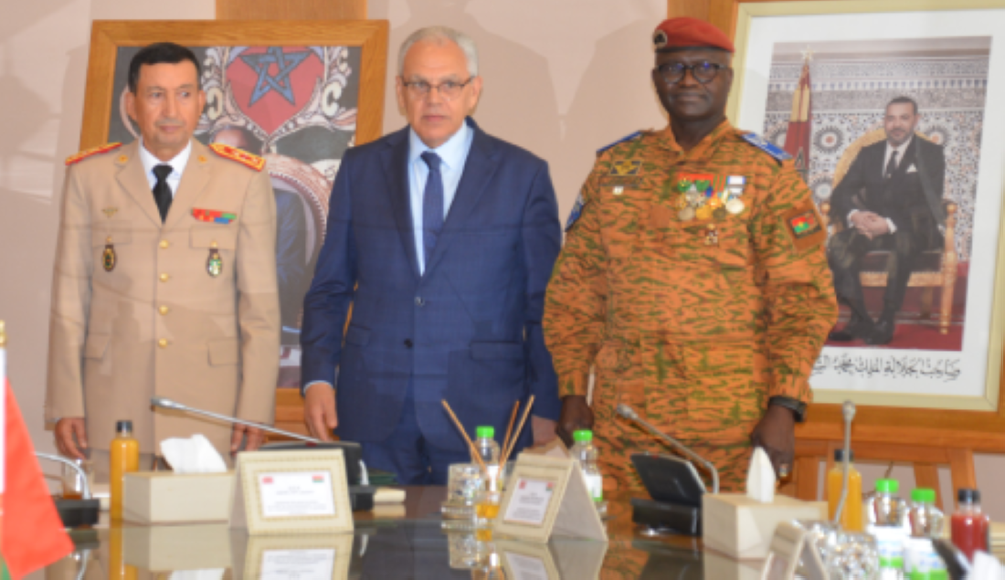 Les ministres en charge de la Défense du Maroc Abdellatif Loudiyi et du Burkina Faso, le Général Kassoum Coulibaly