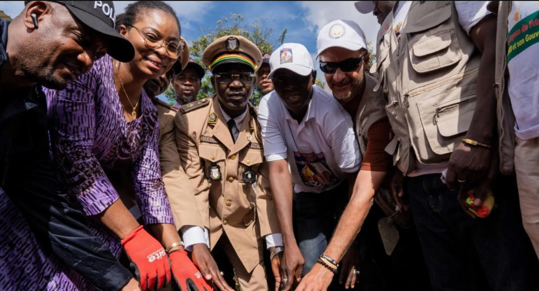 La ministre guinéenne des Postes, des Télécommunications et de l'Economie numérique, Rose Pola Pricemou, lors de la pose de la première pierre du Hub numérique à Fria.