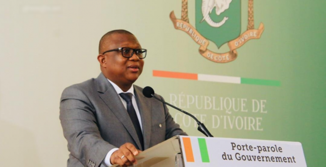Le porte-parole du gouvernement ivoirien, Amadou Coulibaly, annonçant à Abidjan la création d'un Observatoire national de la détention.
