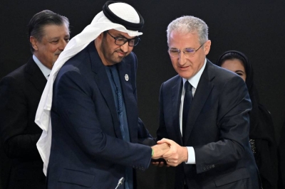 Sultan Ahmed Al Jaber passant le relais à Mukhtar Babayev