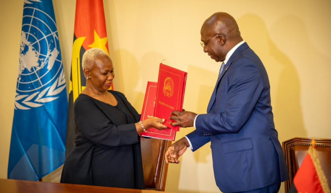 Le Ministre angolais des Relations extérieures, Téte António, et la Représentante spéciale du Secrétaire général des Nations Unies en République démocratique du Congo (RDC) et Cheffe de la Mission de l’Organisation des Nations Unies pour la Stabilisation en RDC (MONUSCO), Bintou Keita