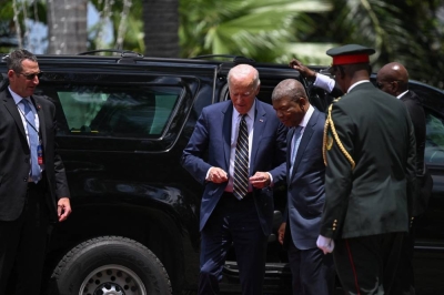 Le président angolais recevant Joe Biden