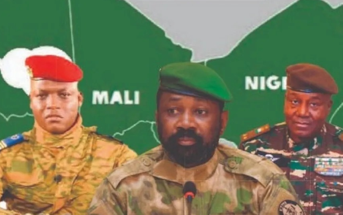 Le Burkinabè Ibrahim Traoré, le Malien Assimi Goïta et le Nigérien Abdourahmane Tiani
