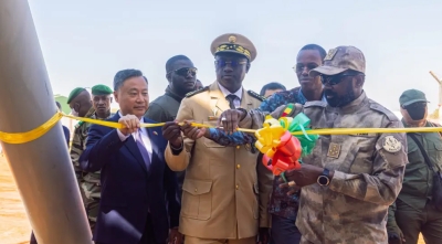 Le président malien Assimi Goïta lors de l'inauguration de la mine d'exploitation de lithium située à Goulamina, dans le sud du Mali.


