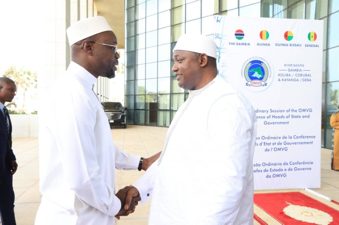 Le Premier ministre sénégalais Ousmane Sonko à son arrivée en Gambie