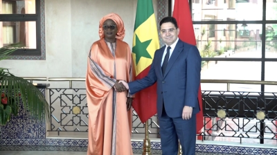 Yassine Fall, ministre de l'Intégration africaine et des Affaires étrangères de la République du Sénégal, et Nasser Bourita, ministre des Affaires étrangères, de la Coopération africaine et des Marocains résidant à l’étranger du Royaume du Maroc, le 23 décembre 2024 à Rabat.