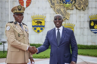 Le président de la transition, Brice Clotaire Oligui Nguema, et son Premier ministre, Raymond Ndong Sima