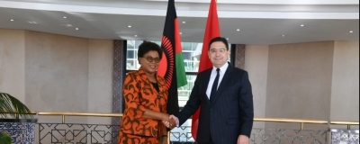 Le ministre des Affaires étrangères, de la Coopération africaine et des Marocains résidant à l’Étranger, Nasser Bourita, et son homologue Malawite, Nancy Tembo.