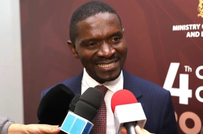 Le ministre malawite du Transport et des Travaux publics, Jacob Hara,