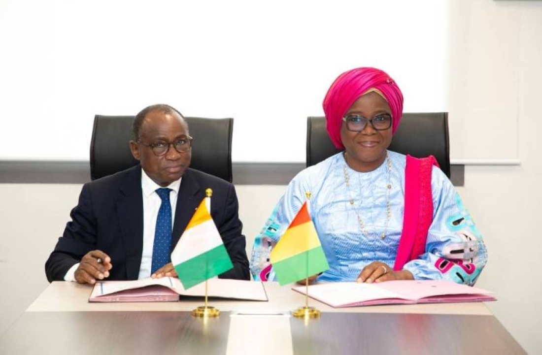 Le ministre de l'Enseignement technique, de la Formation professionnelle et de l'Apprentissage, Koffi N'Guessan, et son homologue guinéen, de l'Enseignement technique, de la Formation professionnelle et de l'Emploi, Kaba Aminata.