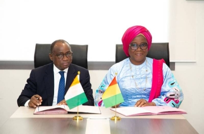 Le ministre de l'Enseignement technique, de la Formation professionnelle et de l'Apprentissage, Koffi N'Guessan, et son homologue guinéen, de l'Enseignement technique, de la Formation professionnelle et de l'Emploi, Kaba Aminata.