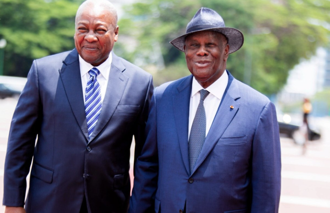 Le président ghanéen, John Dramani Mahama, et le président ivoirien Alassane Ouattara