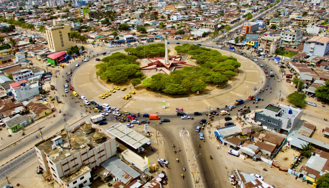 Cotonou est une grande ville portuaire située sur la côte sud du Bénin,