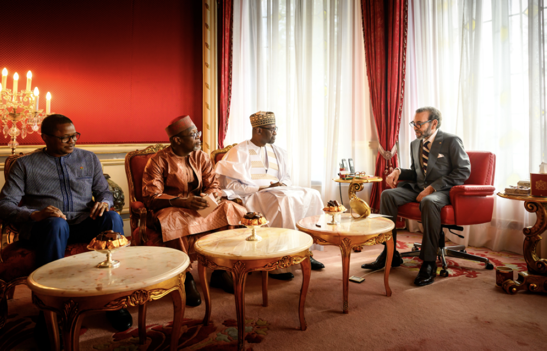 Sa Majesté le Roi Mohammed VI recevant les ministres des Affaires étrangères des trois pays de l'Alliance des États du Sahel
