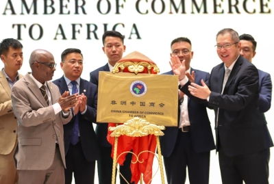 Le chef de la mission diplomatique chinoise auprès de l'Union africaine (UA) Hu Changchun, lors de l'inauguration de la Chambre de commerce chinoise en Afrique (CCCA) à Addis-Abeba, la capitale éthiopienne.