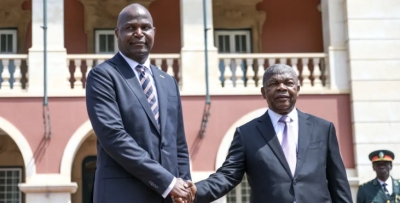 Le président mozambicain Daniel Chapo et le président angolais, João Lourenço