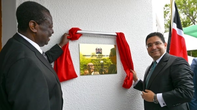 Le ministre marocain des Affaires étrangères, Nasser Bourita, et le Premier ministre et ministre des Affaires étrangères et de la Diaspora de la République du Kenya, Musalia Mudavadi, lors de l’inauguration de l’Ambassade de la République du Kenya à Rabat.