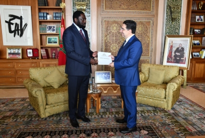 Le ministre gambien des Affaires étrangères, Mamadou Tangara, et Nasser Bourita, le ministre des Affaires étrangères, de la Coopération africaine et des Marocains résidant à l’étranger