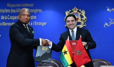 Samuel Okudzeto Ablakwa, ministre des Affaires étrangères de la République du Ghana, et Nasser Bourita, ministre des Affaires étrangères, de la Coopération africaine et des Marocains résidant à l’étranger