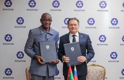 Le ministre burkinabè de l’Energie, des Mines et des Carrières, Yacouba Zabré Gouba, et le Directeur général de la société d’Etat russe ROSATOM, Aleksey Likhachev.