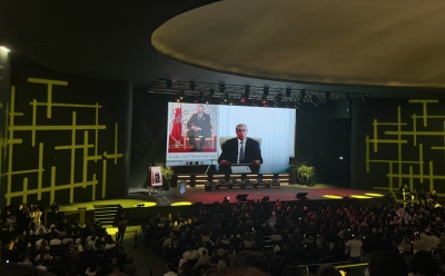 Le chef du gouvernement, Aziz Akhannouch, prononçant à distance son allocution pour les Assises de l&#039;IA 2025