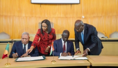 Le président de l’Assemblée nationale Adama Bictogo, et son homologue congolais, Isidore Mvouba après la signature du Mémorandum le 30/06/2025
