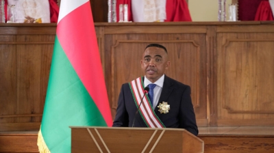 Le colonel Michael Randrianirina prononce son discours devant la Haute Cour constitutionnelle après avoir prêté serment en tant que président à Antananarivo, Madagascar, le vendredi 17 octobre 2025. 