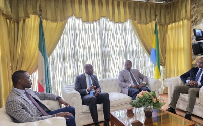 Le ministre gabonais de l’Économie numérique, de la Digitalisation et de l’Innovation, Mark-Alexandre Doumba, a effectué le dimanche 9 novembre une mission officielle en Guinée équatoriale, où il a rencontré son homologue, Honorato Evita Oma.