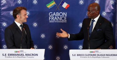 Le président français, Emmanuel Macron,  et son homologue gabonais, Brice Clotaire Oligui Nguema.