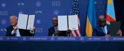 Les présidents du Rwanda Paul Kagame et de la République Démocratique du Congo (RDC), Félix Tshisekedi,  ont signé, jeudi à Washington, sous les auspices du président américain Donald Trump, un accord de paix visant à mettre fin au conflit meurtrier dans l'est de la RDC, vieux de trois décennies.
